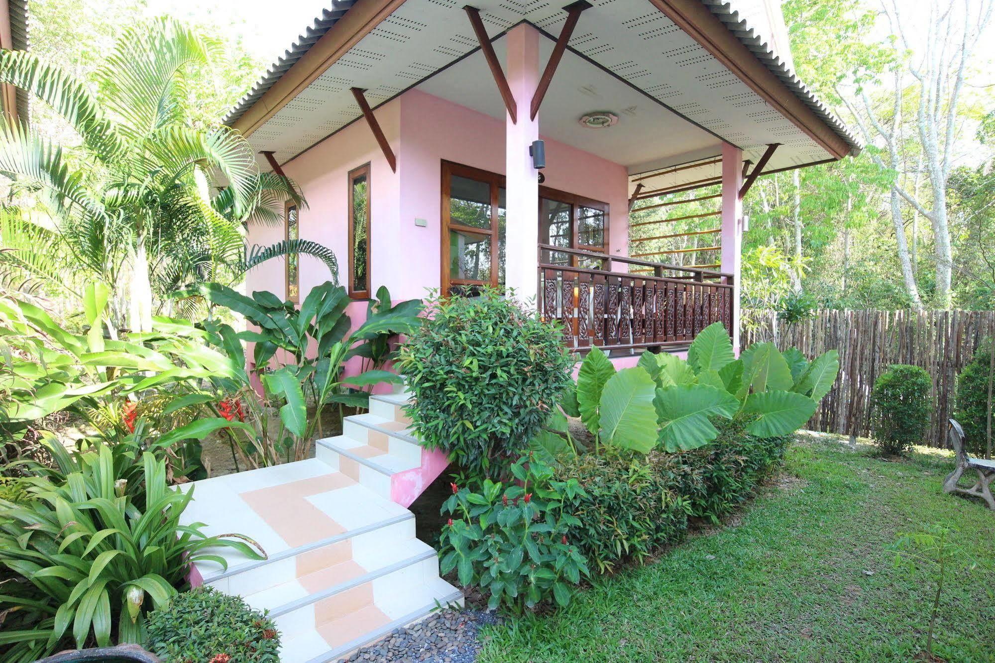 קו לנטה Pinky Bungalow Resort & Villa - Sha Extra Plus מראה חיצוני תמונה